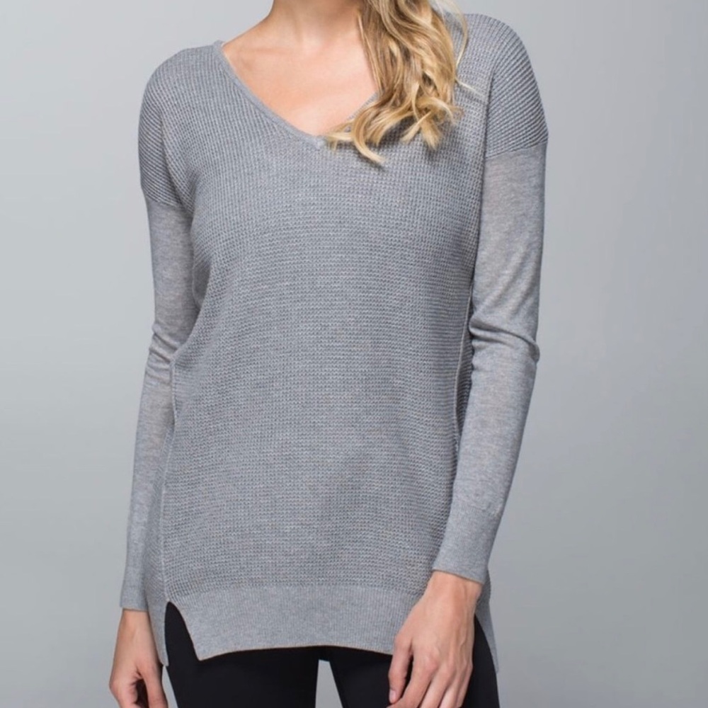 Lululemon The Sweater Life - size 4